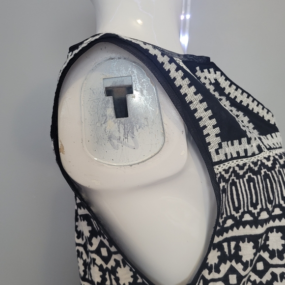 Anthropologie Meadow Rue Embroidered Mesh Detail Tank, VGUC, Size S - Picture 3 of 8